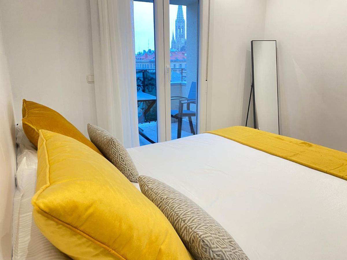 Апартаменти Mikain Terrace Cathedral View With Free Parking & Air Cond Сан-Себастьян Екстер'єр фото