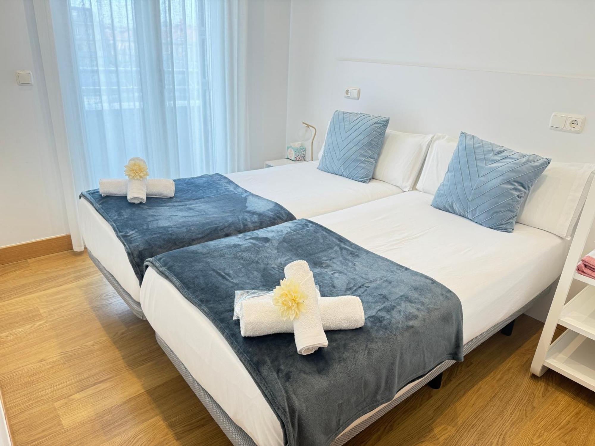 Апартаменти Mikain Terrace Cathedral View With Free Parking & Air Cond Сан-Себастьян Екстер'єр фото